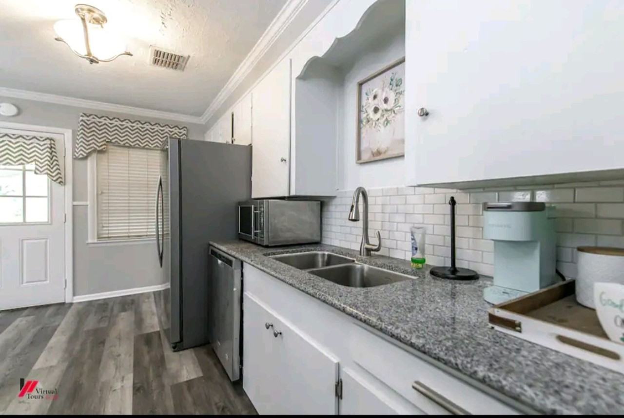 2404 Belle Grove Dr - Photo 2 of 3