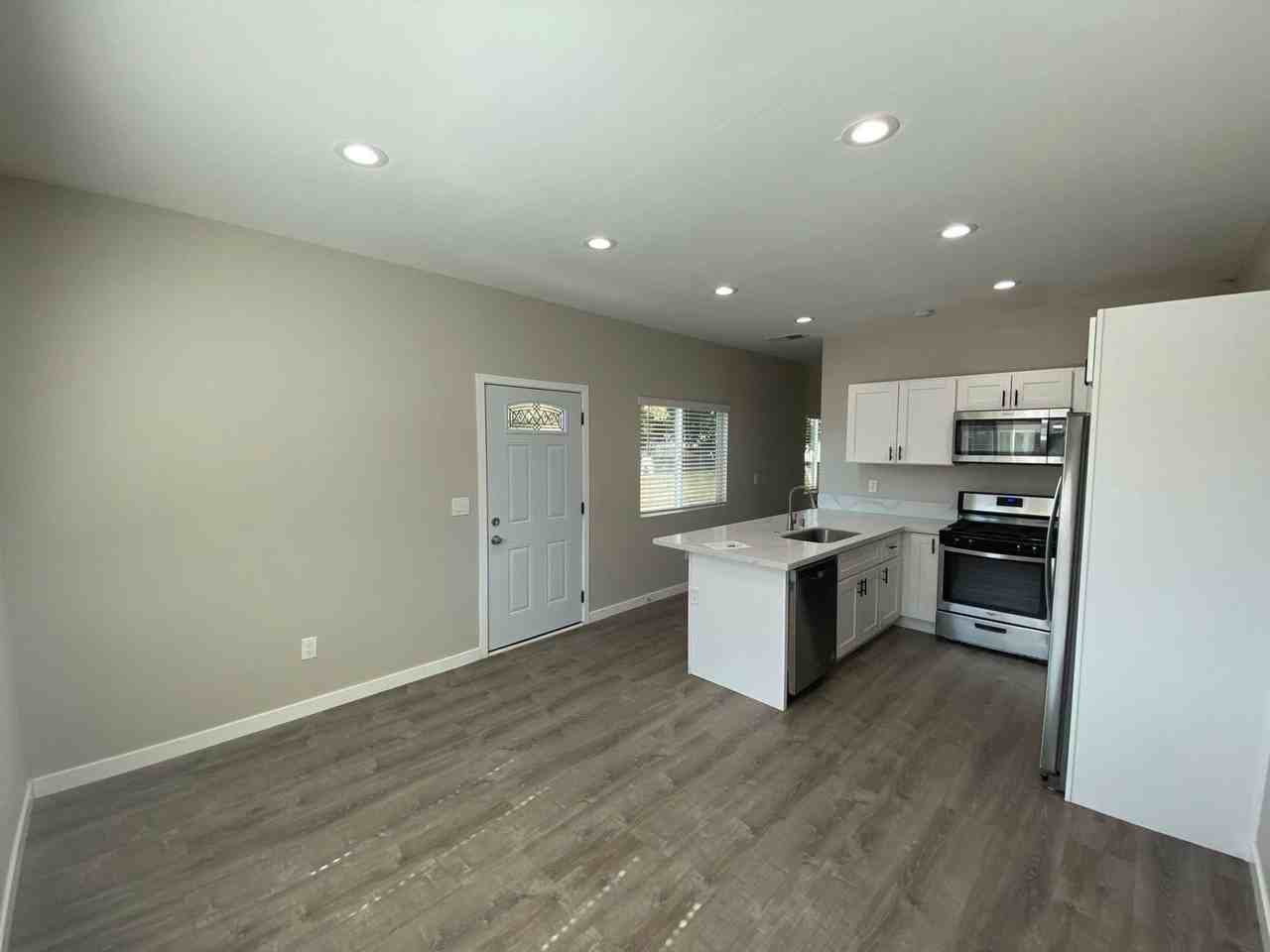 5139 Tipton St - Photo 6 of 20