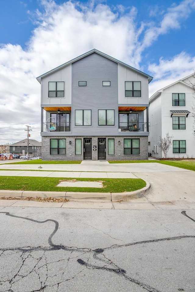 2946 Forest Park Blvd - Photo 2 of 50