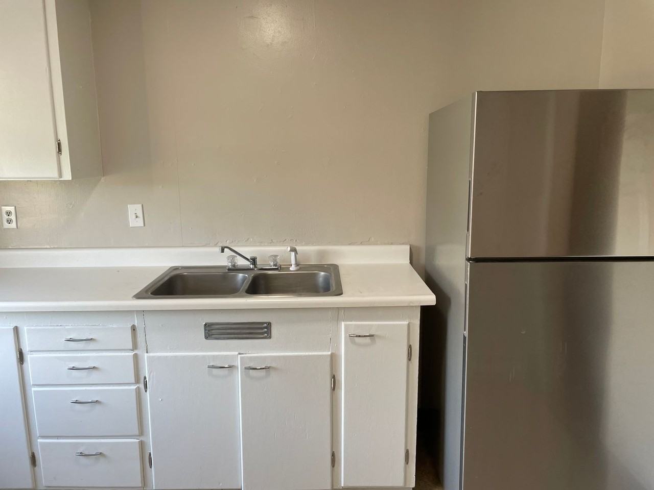 207 & 223 N Hemlock St - Photo 5 of 24