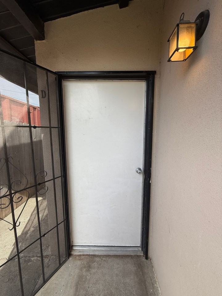 P54500 - Photo 2 of 21