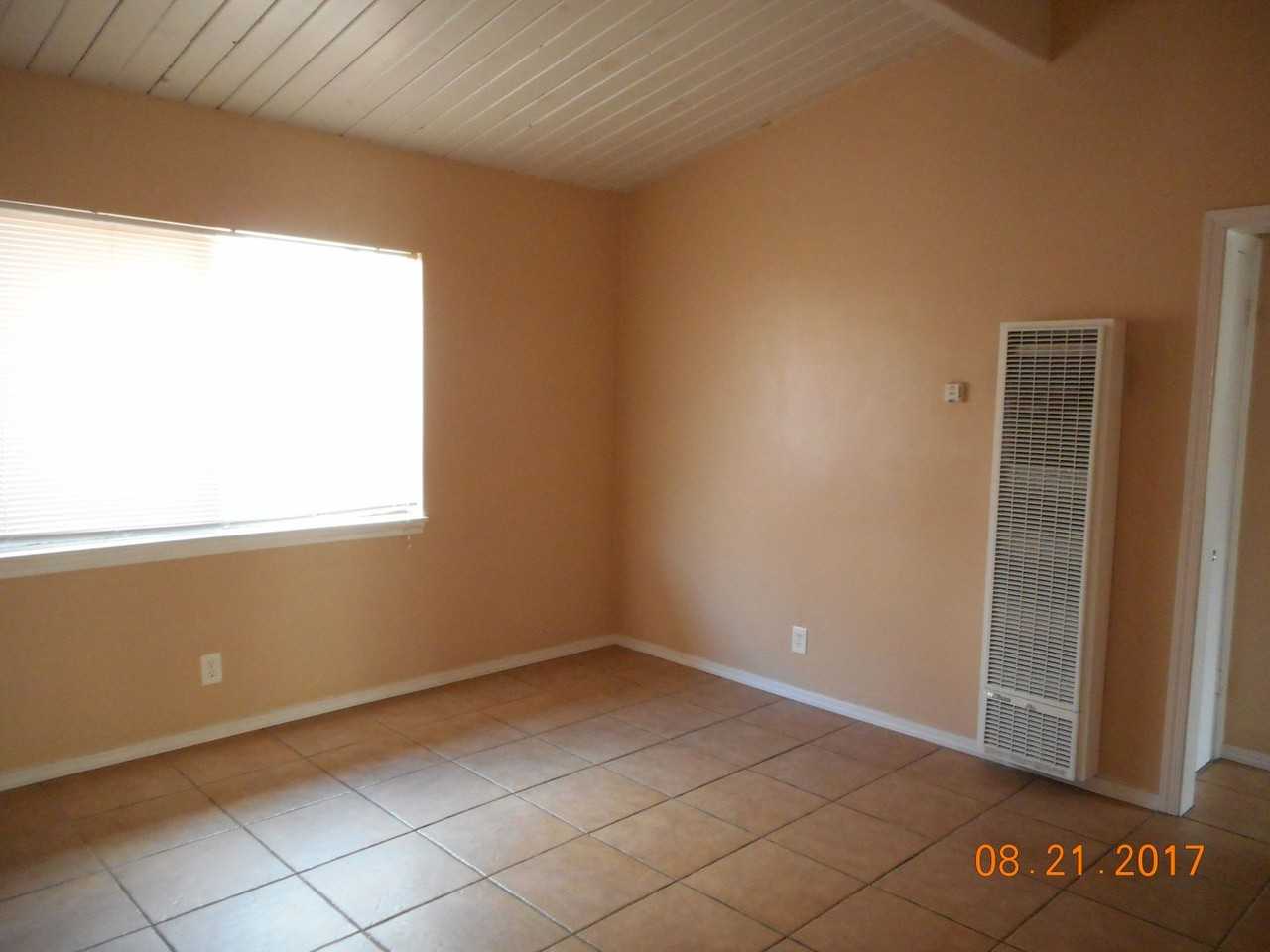 P54500 - Photo 3 of 21