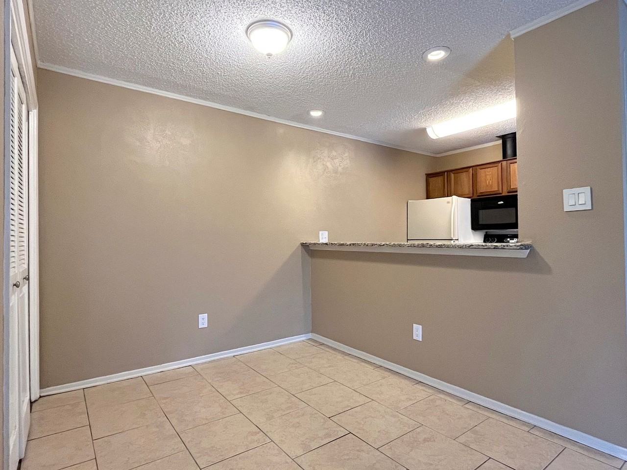 1901 Holleman Dr W #209 - Photo 6 of 15