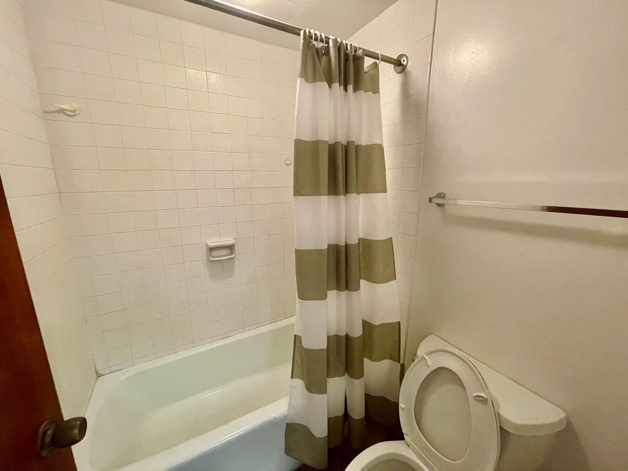 6750 Hawaii Kai Dr #506 - Photo 4 of 15