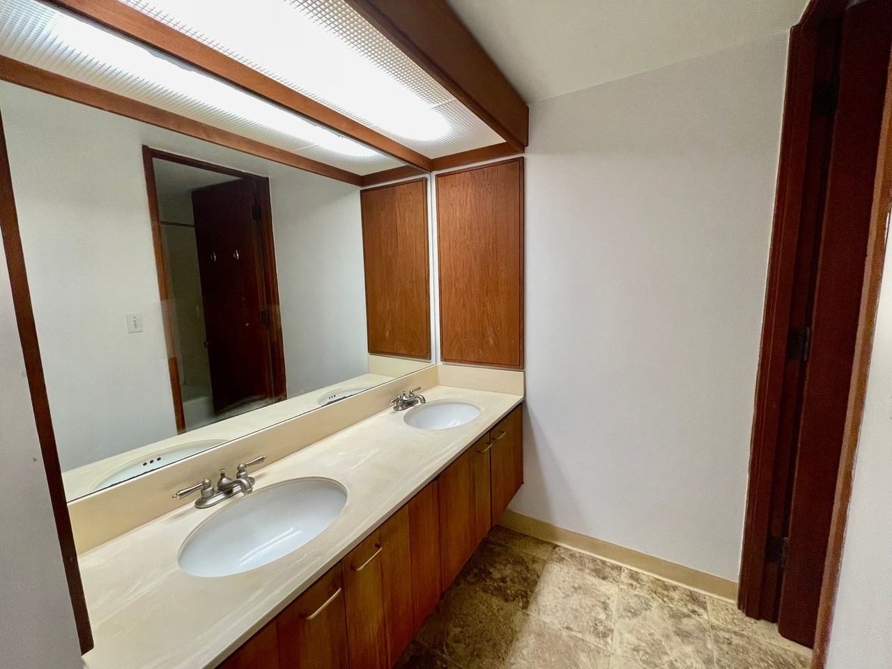 6750 Hawaii Kai Dr #506 - Photo 5 of 15