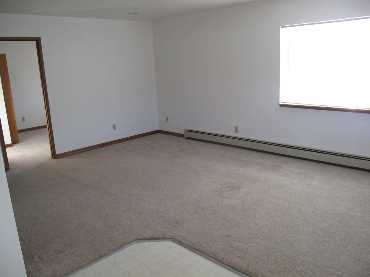1514 Lynden Way - Photo 7 of 18