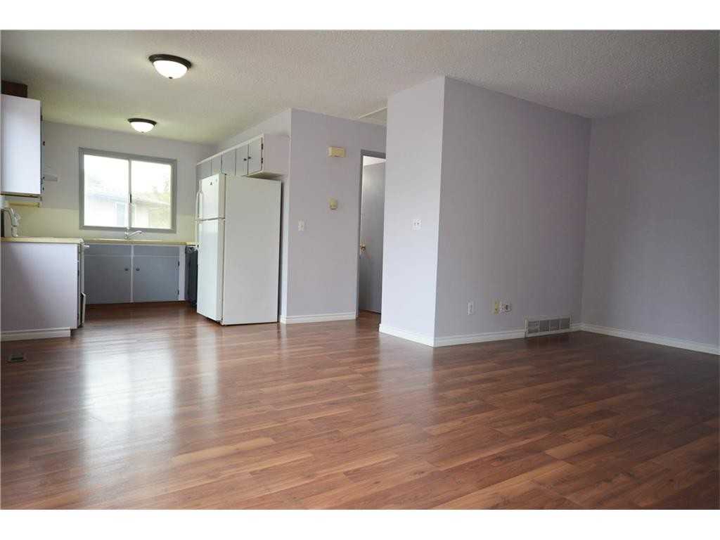 204 Pine Hill Rd - Photo 2 of 21
