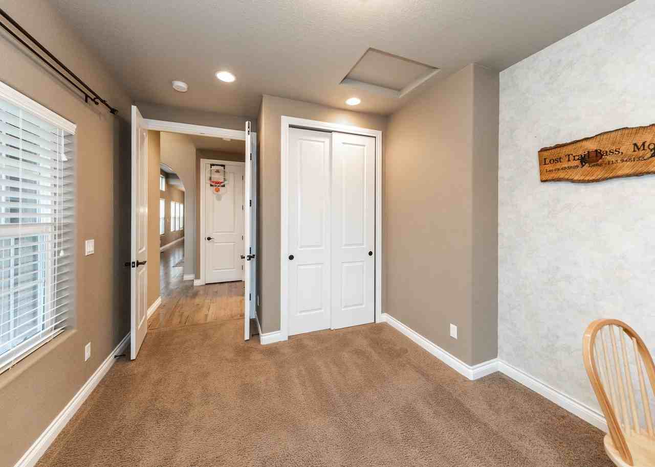 13083 Duckhorn Ct - Photo 6 of 50