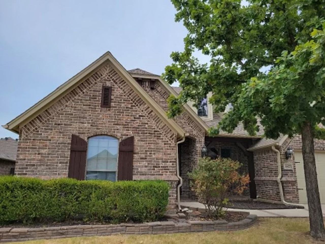 442 Chisholm Trl - Photo 2 of 35