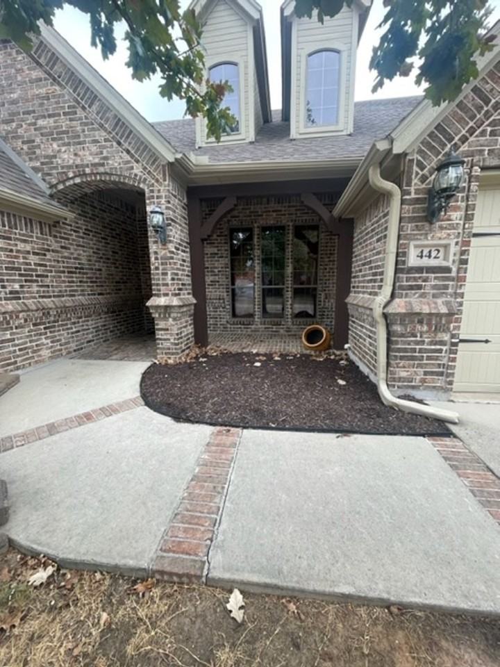 442 Chisholm Trl - Photo 3 of 35