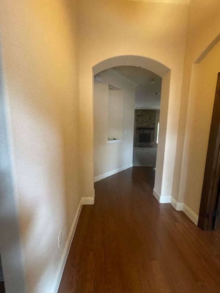 442 Chisholm Trl - Photo 4 of 35