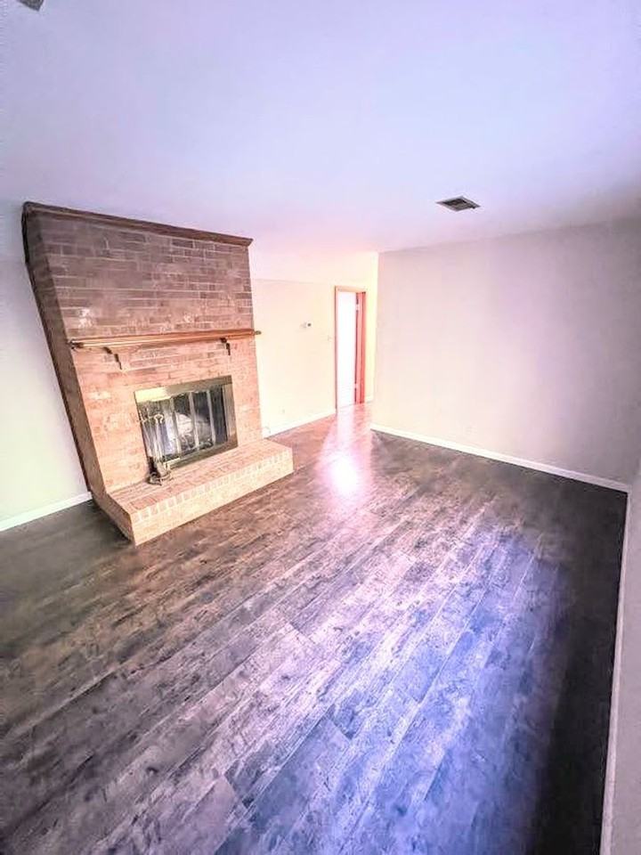 600 Sandusky Dr - Photo 3 of 23