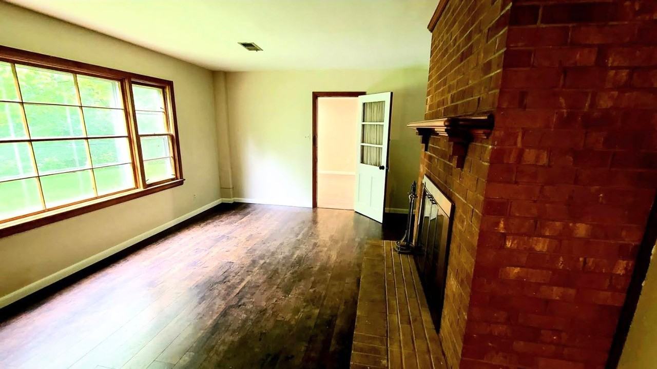 600 Sandusky Dr - Photo 4 of 23