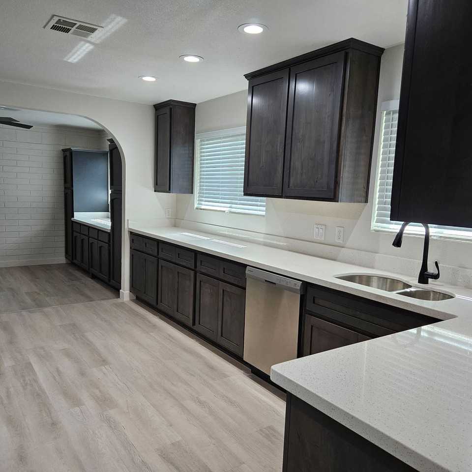 920 E 26th Pl - Photo 2 of 30