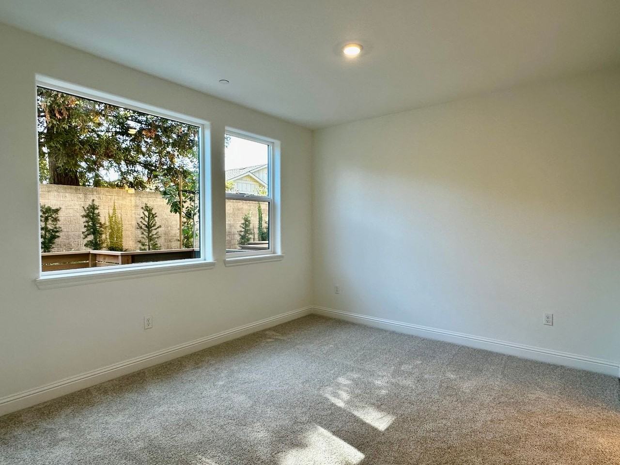 10440 Elm Cir - Photo 2 of 31