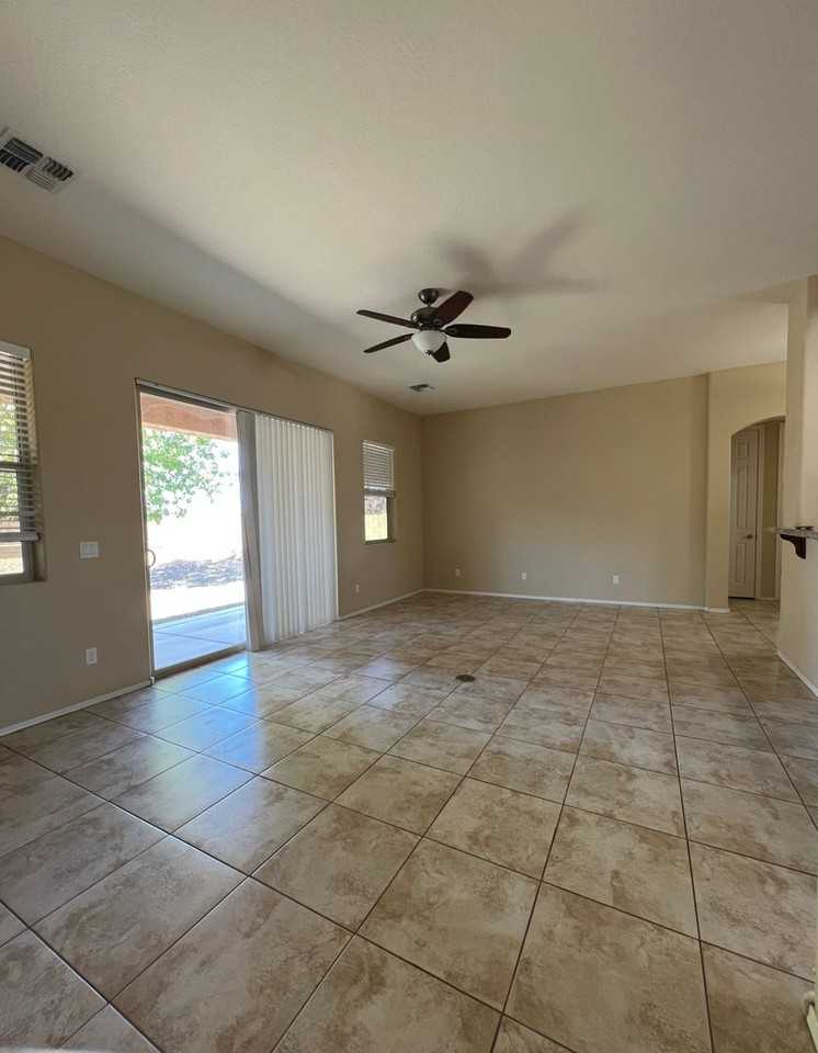 4252 N Bainsbury Dr - Photo 3 of 23