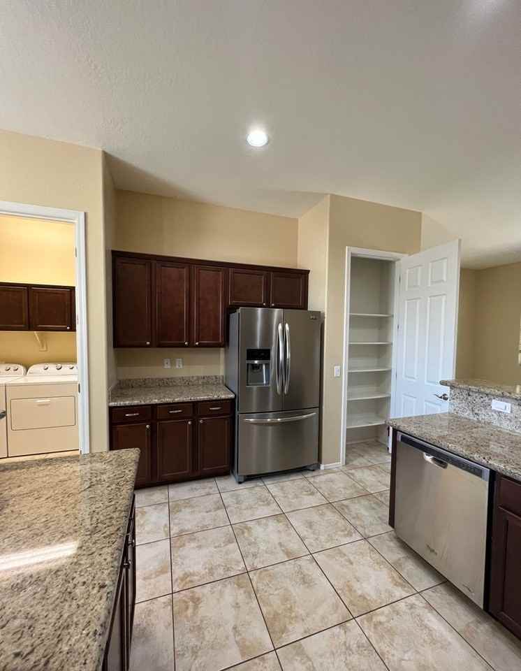 4252 N Bainsbury Dr - Photo 5 of 23