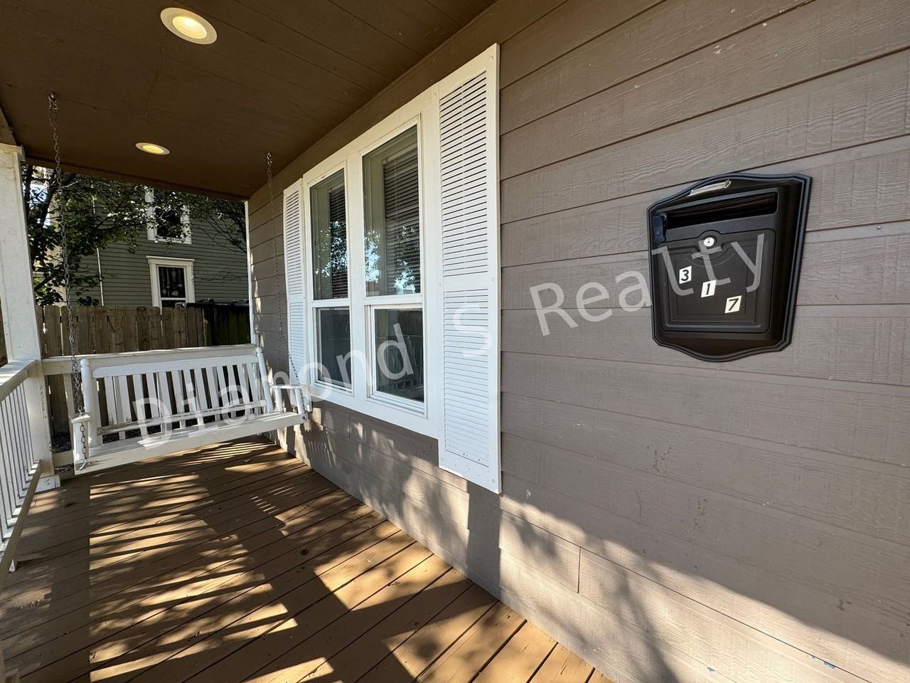 317 E Chase St - Photo 2 of 16