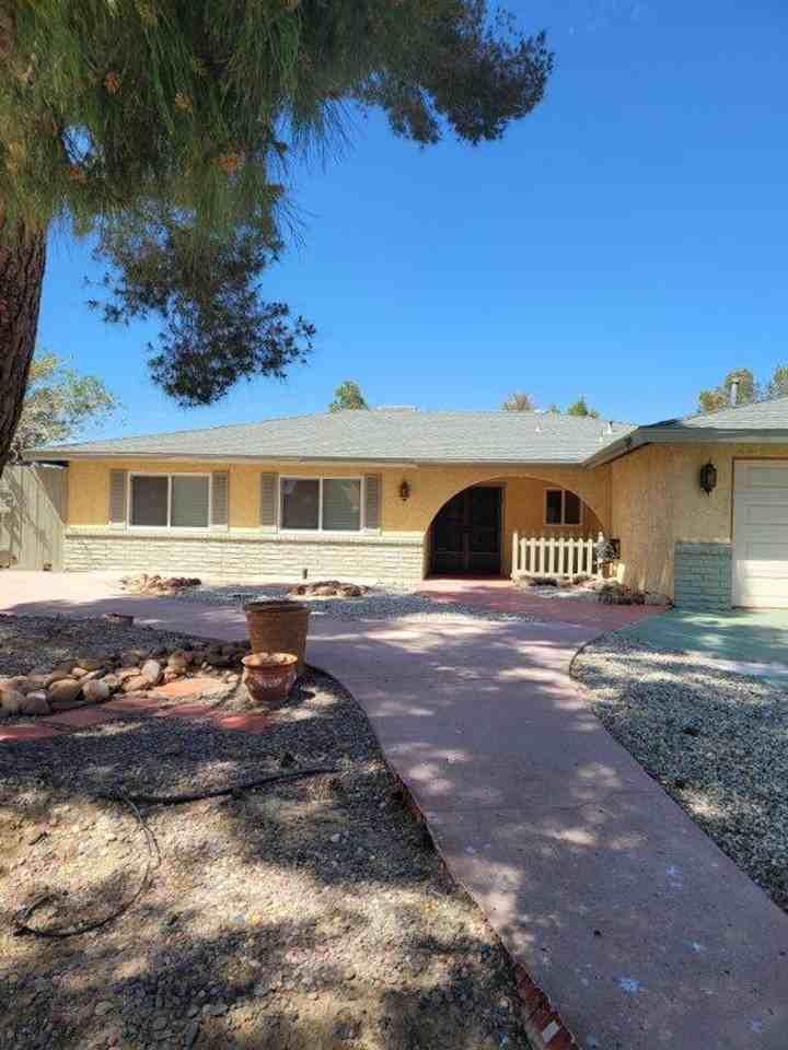 527 N El Prado Dr - Photo 2 of 10