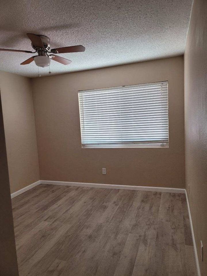527 N El Prado Dr - Photo 5 of 10