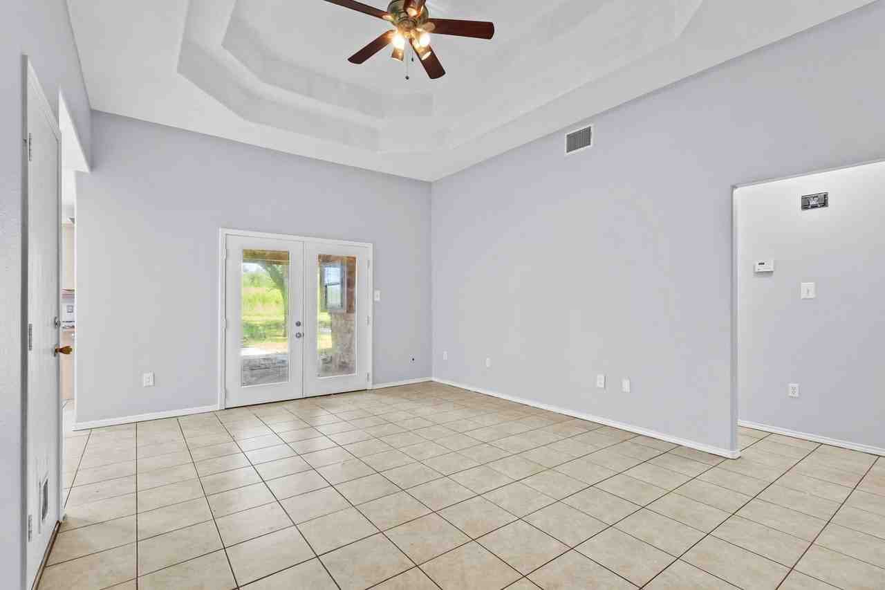 216 Gardenia St - Photo 3 of 16