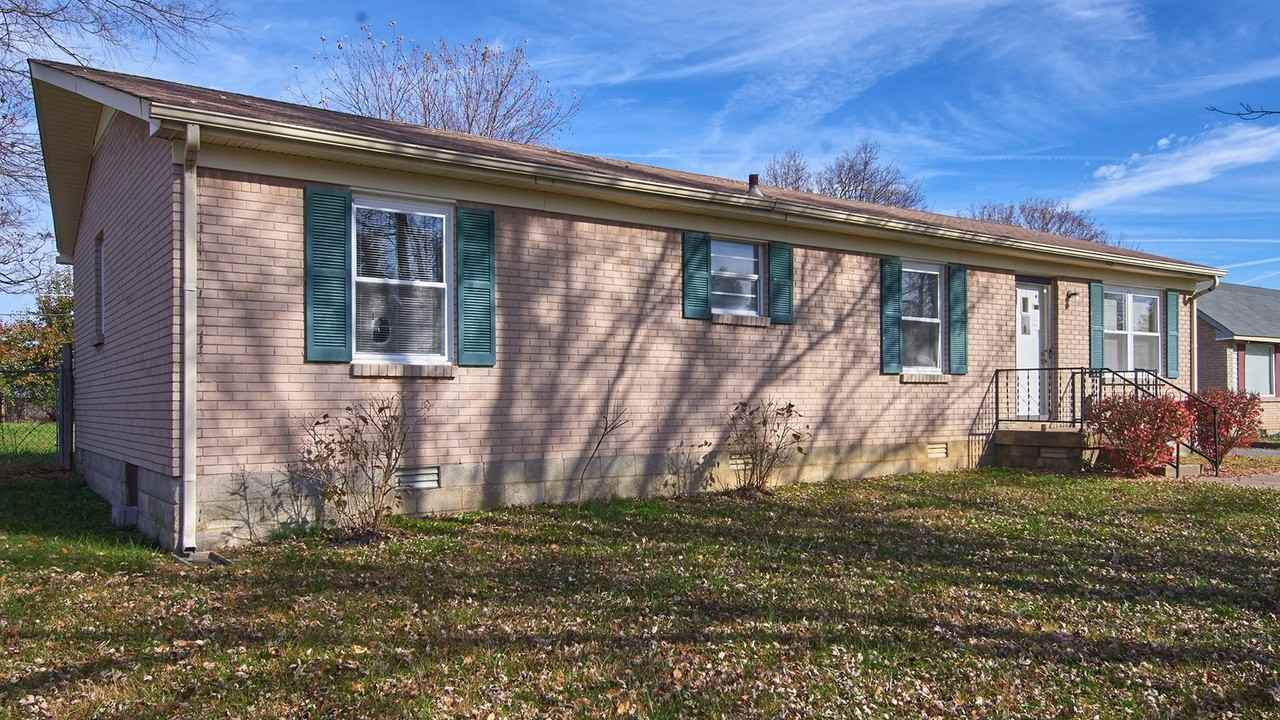 302 Greer Dr - Photo 2 of 17