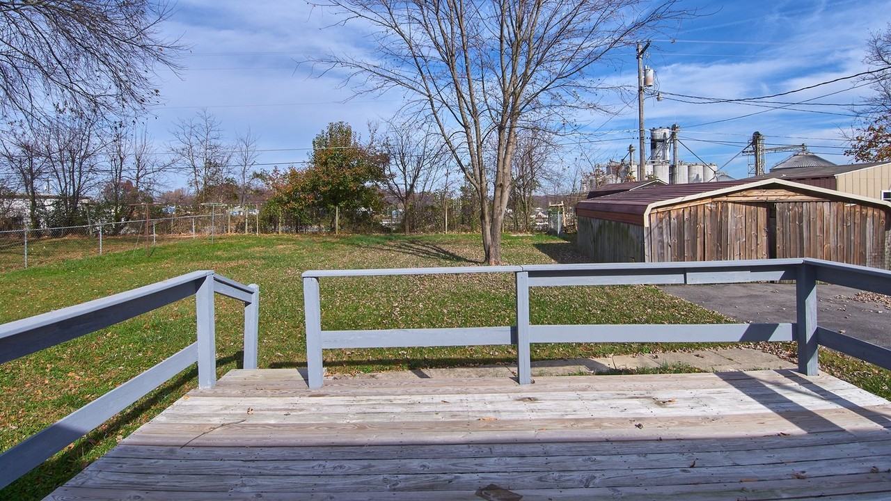 302 Greer Dr - Photo 3 of 17