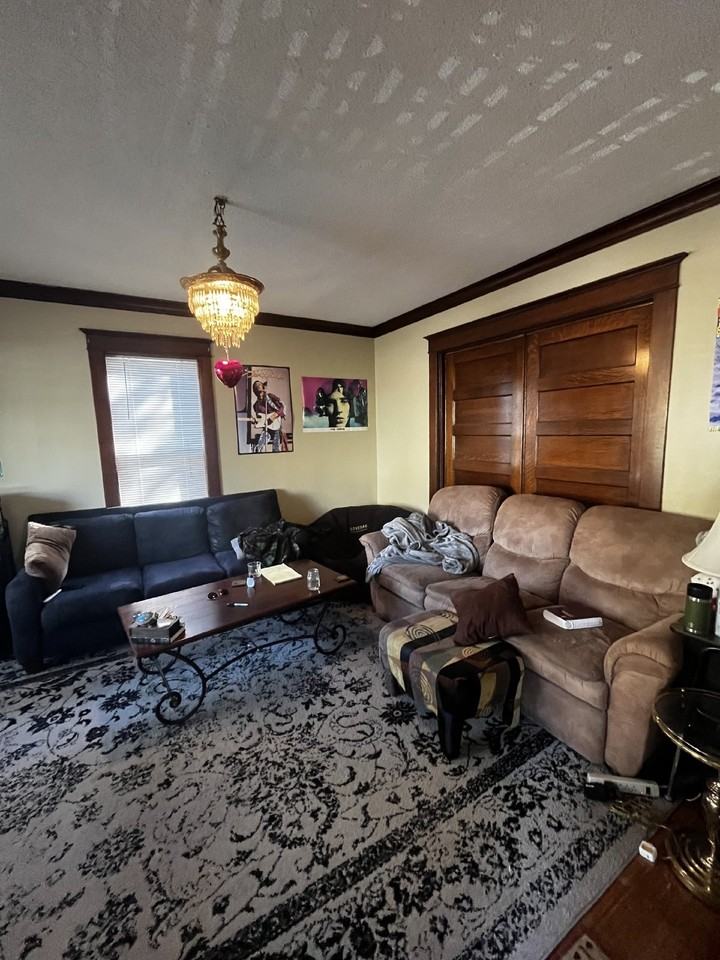 914 S Barstow St - Photo 2 of 25