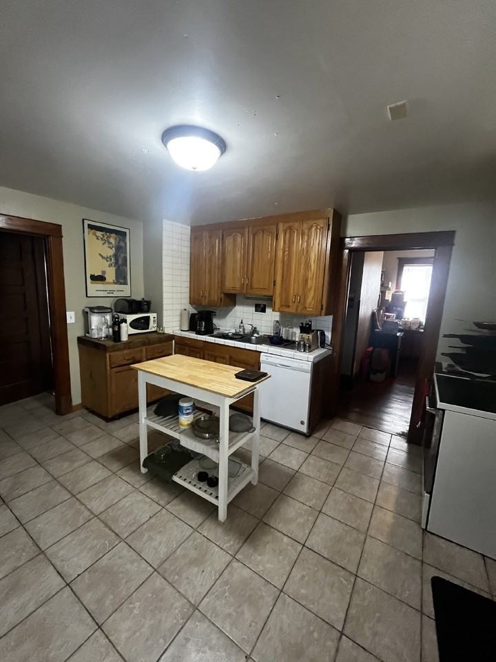 914 S Barstow St - Photo 7 of 25