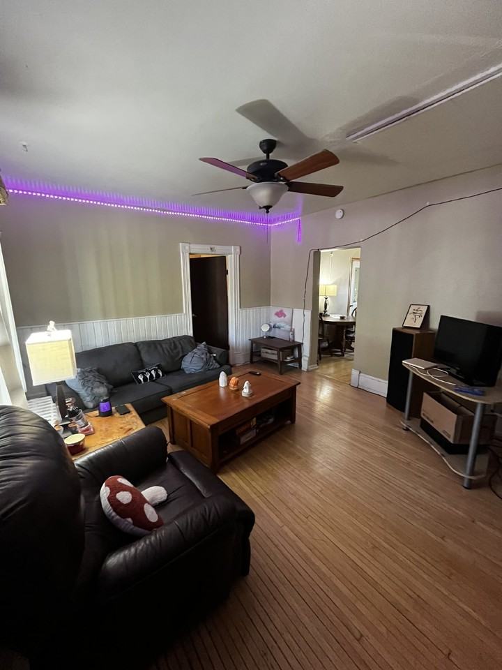 320 8th Ave - Photo 2 of 16