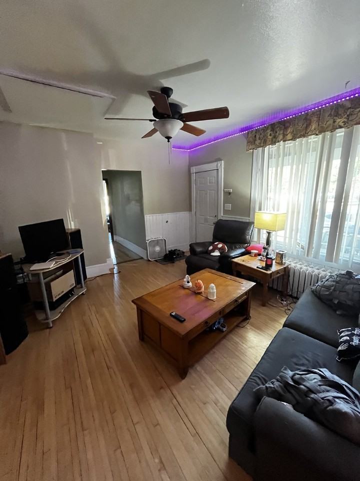 320 8th Ave - Photo 3 of 16