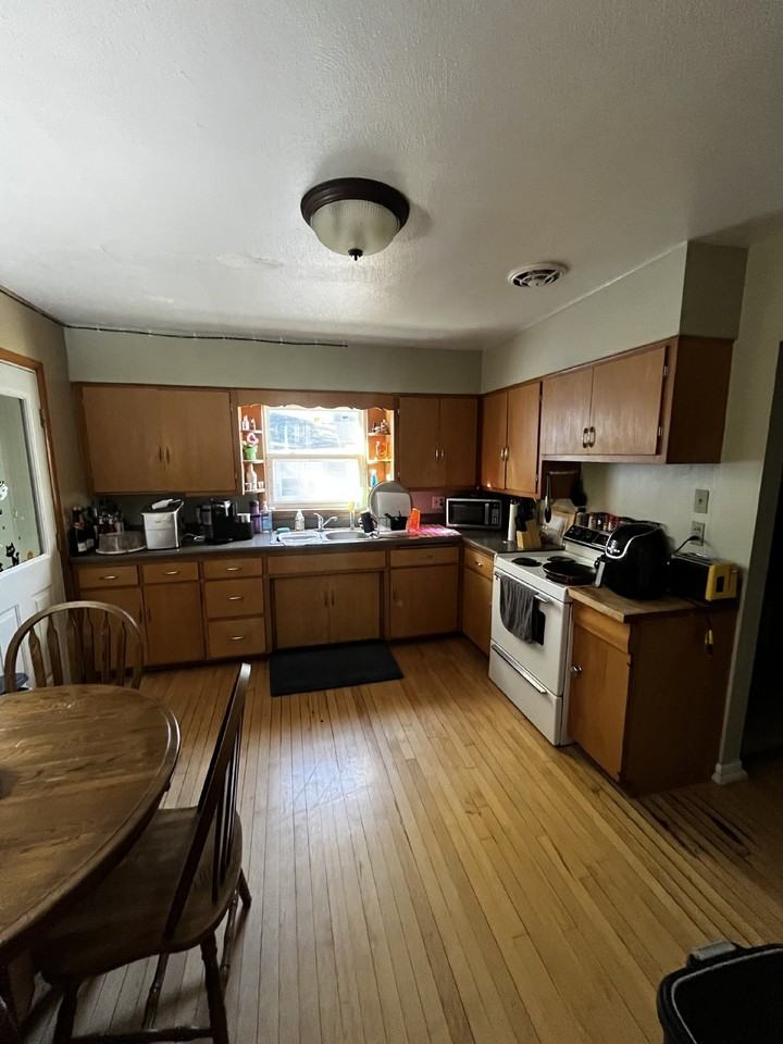 320 8th Ave - Photo 6 of 16