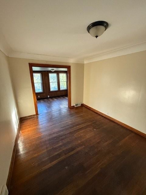 1037 Tremont Ave - Photo 3 of 16