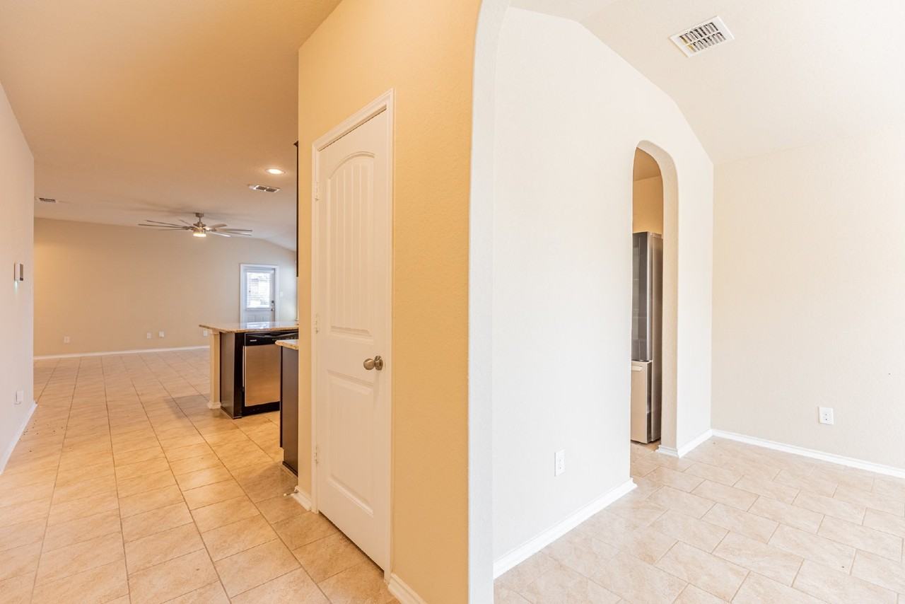 11143 Creek Eagle - Photo 3 of 30