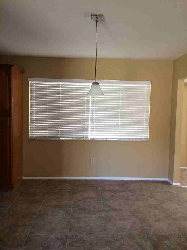 2536 Vestridge St - Photo 3 of 17