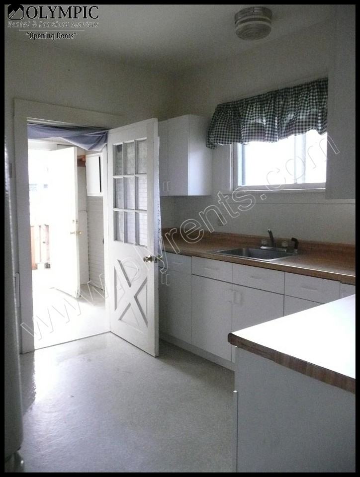 335 Sussex Ave E - Photo 2 of 7