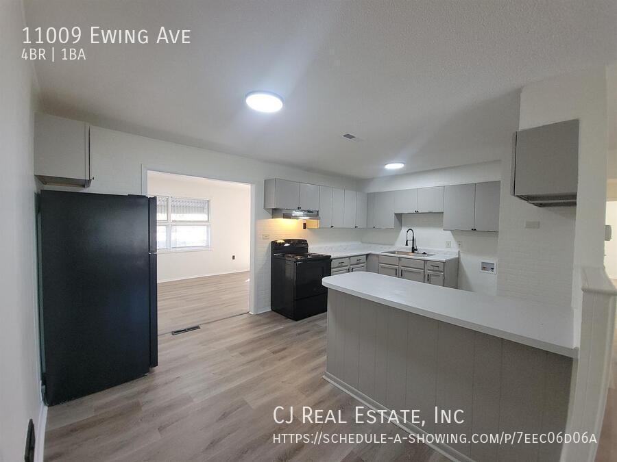 11009 Ewing Ave - Photo 3 of 11