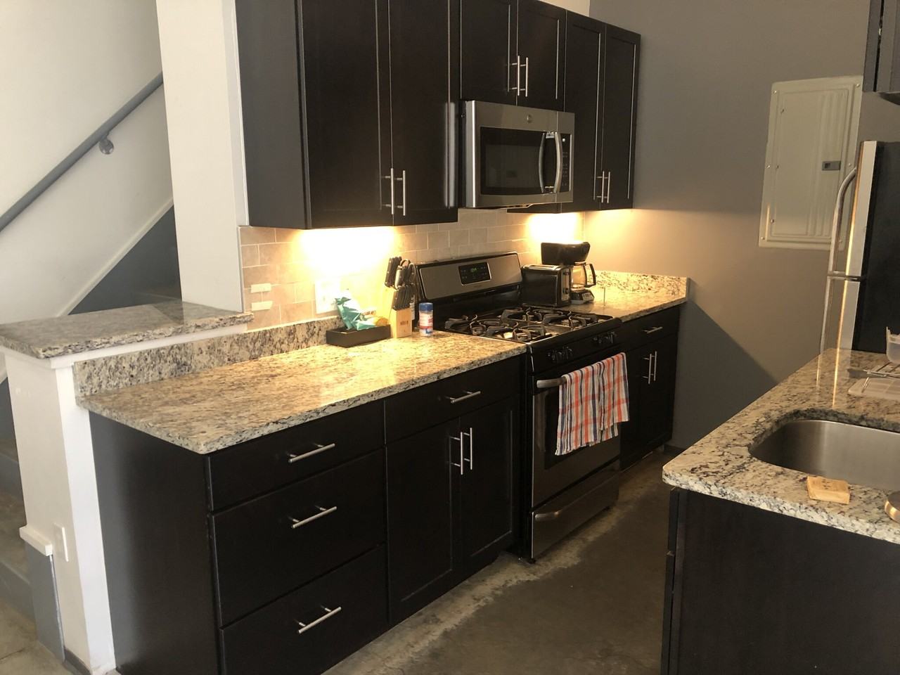 160 East Berkeley Street #515 - Photo 4 of 18