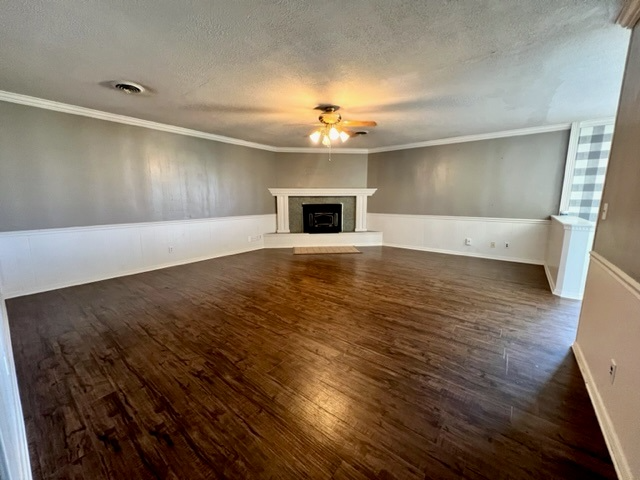 4006 Watkins Ave - Photo 3 of 14