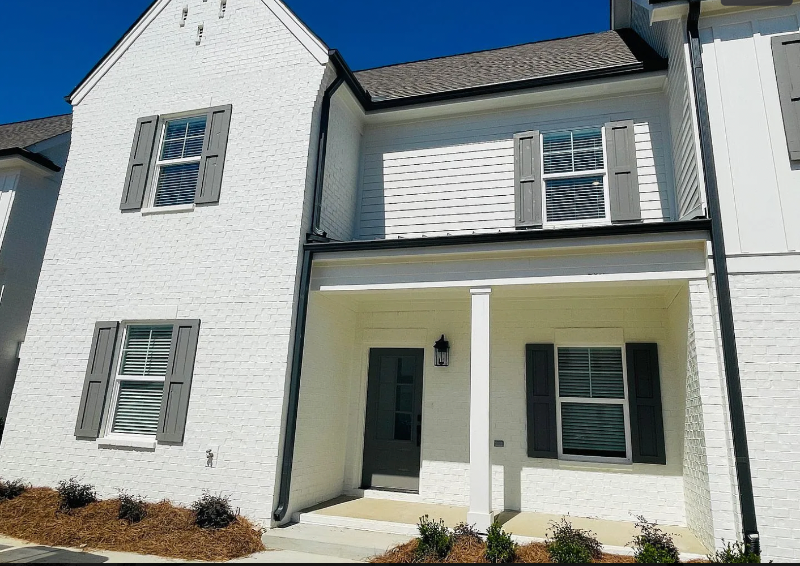 511 Rosewood Ln #1021