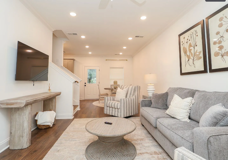 511 Rosewood Ln #1021 - Photo 2 of 8