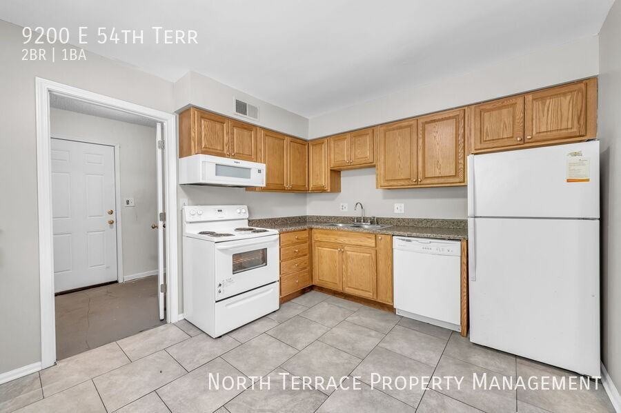 9200 E 54th Ter - Photo 2 of 18