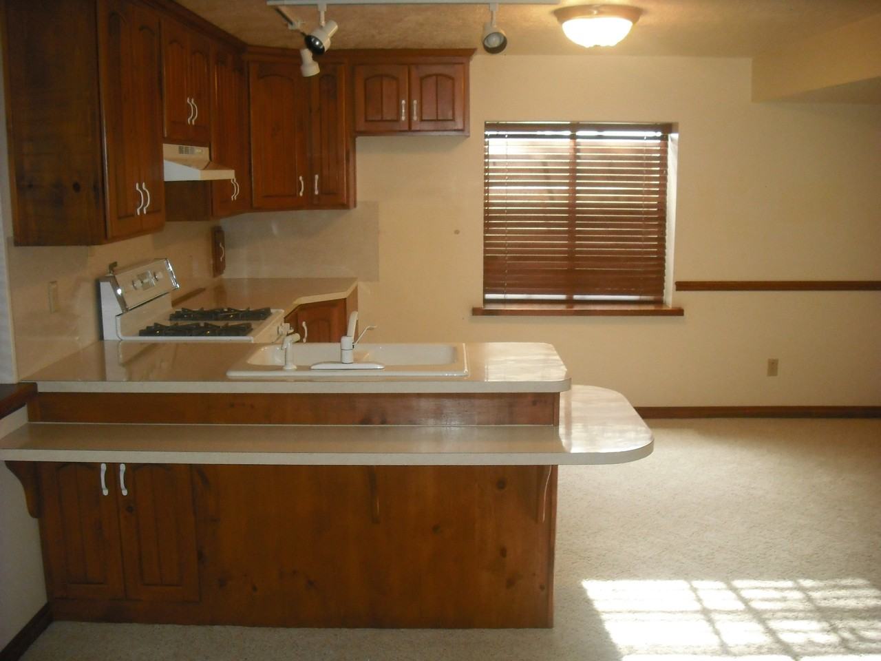 1350 E 400 N - Photo 3 of 18