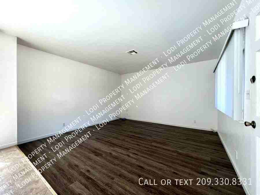 2406 Aladdin Way - Photo 2 of 20