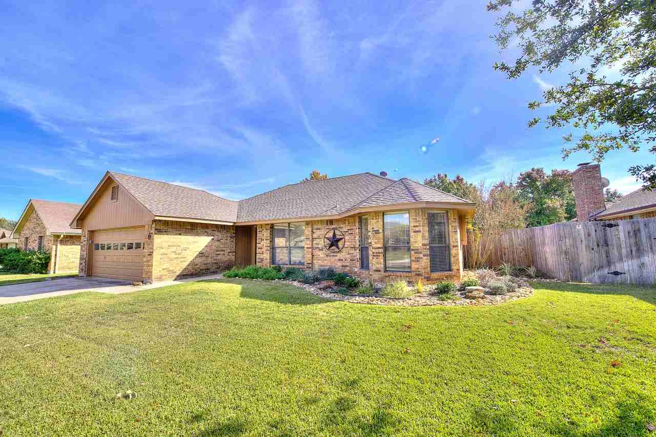 9 Chimney Rock Dr - Photo 2 of 27