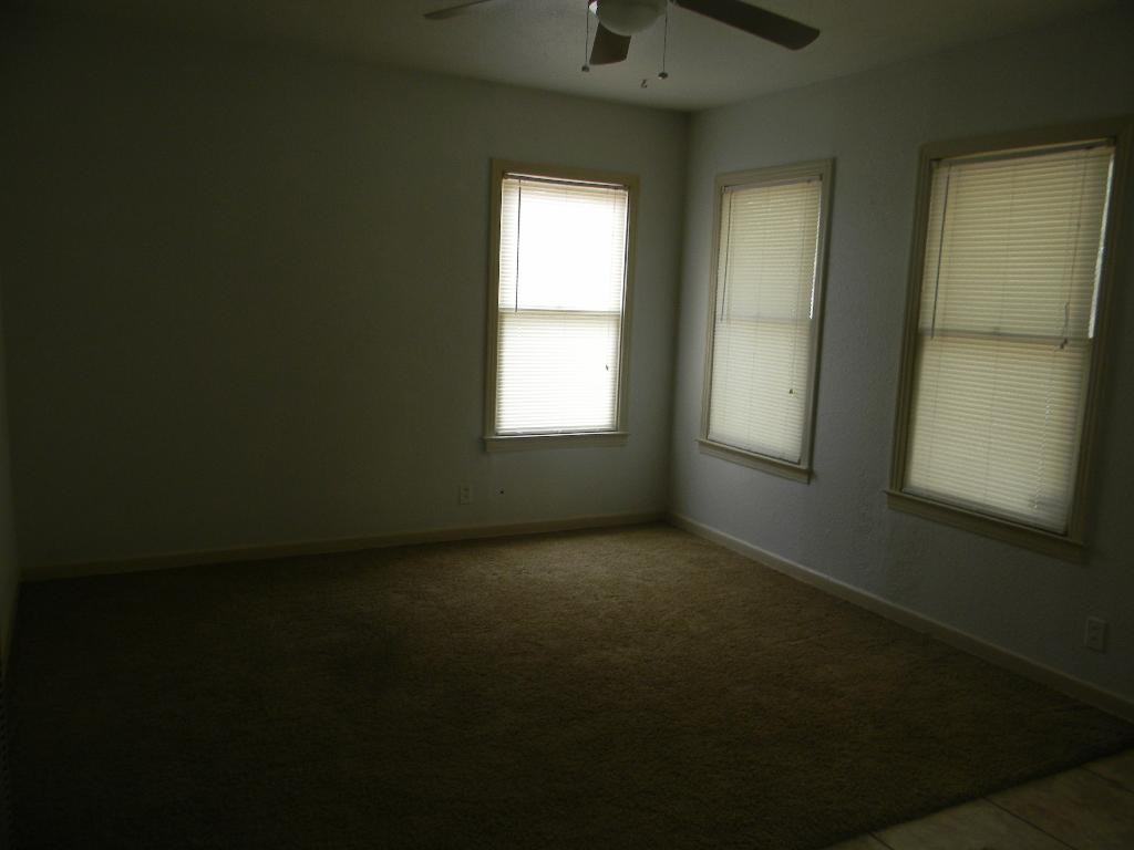 305 Tutt Ave - Photo 3 of 6