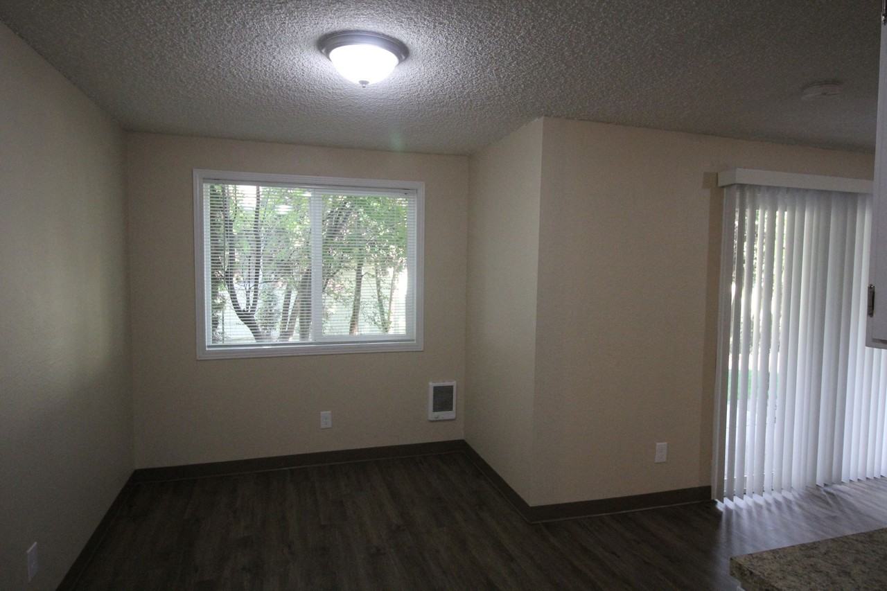 REGENCY TERRACE - Photo 6 of 20