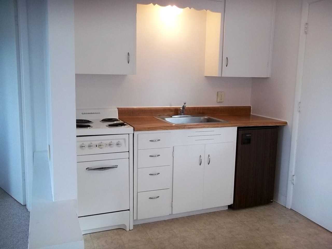 Fountain Court - Photo 6 of 8