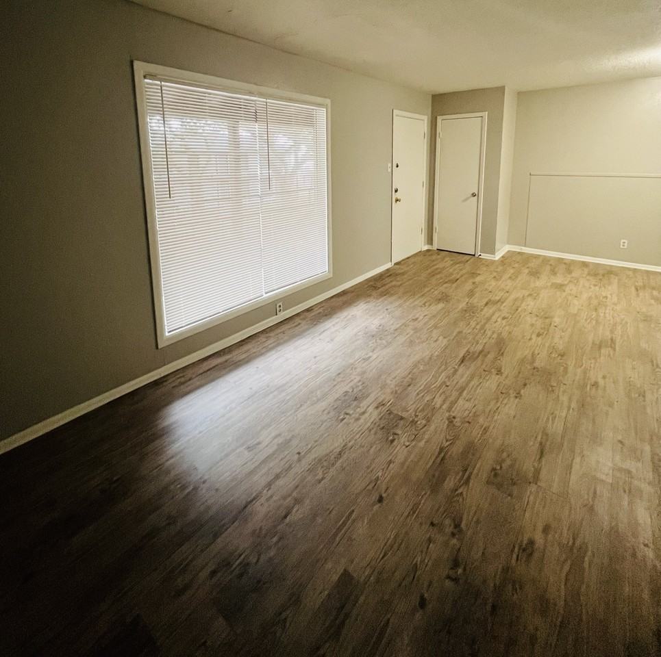 1201 East Sinton Street - Photo 3 of 22