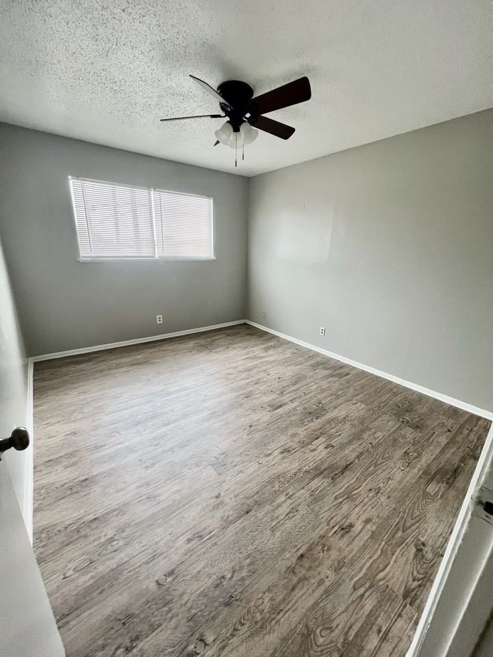 1201 East Sinton Street - Photo 5 of 22